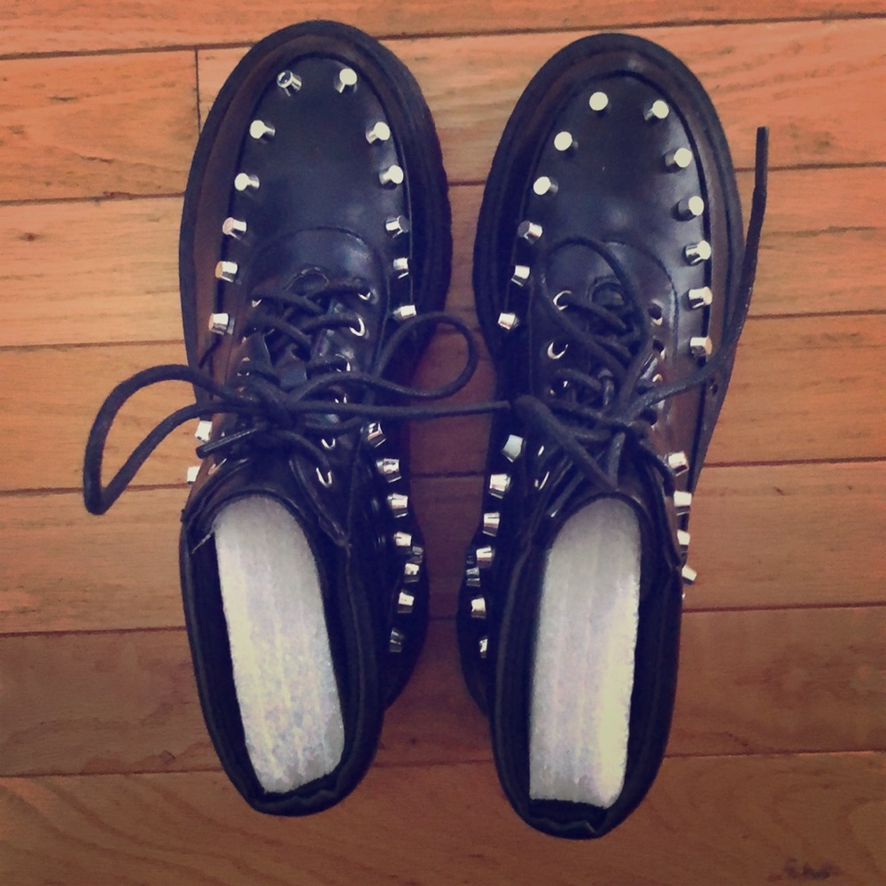 Combat boots